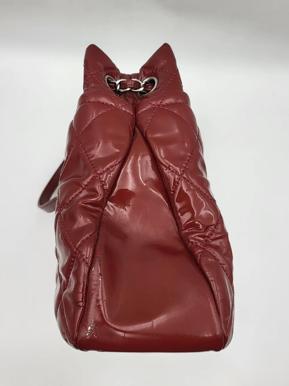 CHANEL TOTE BAG BURGUNDY PATENT LEATHER VERNIS ROUGE. AUTH w/COA.